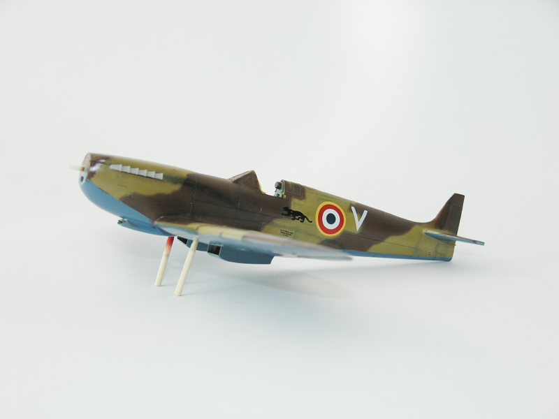 Spitfire Français Mk IX Corse 1943 - [ICM] 1/48 - Màj 03/09 - Maquette finie - Page 3 12081610342411241910217107