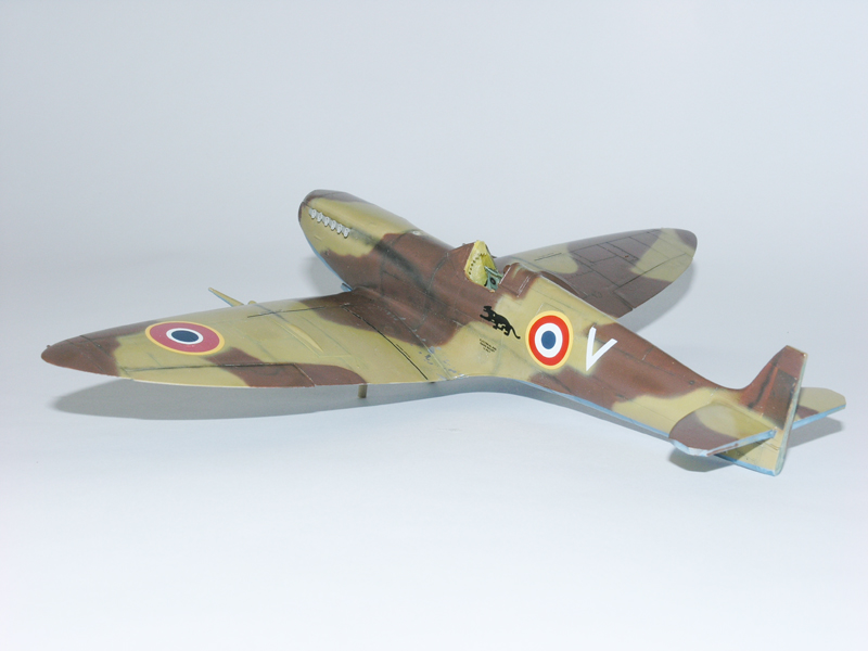 Spitfire Français Mk IX Corse 1943 - [ICM] 1/48 - Màj 03/09 - Maquette finie - Page 3 12081610342411241910217108