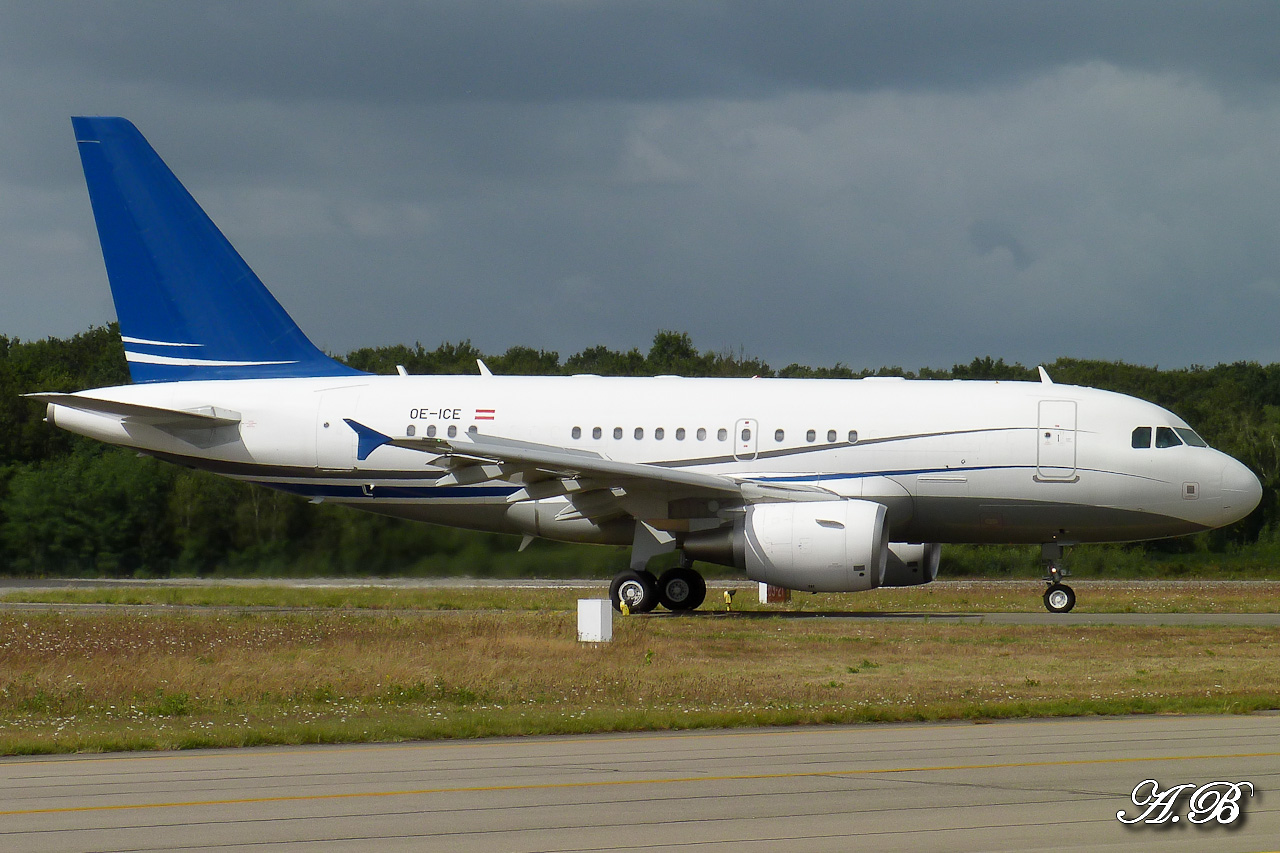 30/08/2012 : A318CJ and Airbus Beluga BGA3TC "new livery" - Page 2 12090201241015267110272930