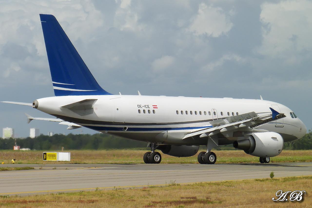 [30/08/2012] Airbus A318 (OE-ICE) JetAlliance 12090201241015267110272931