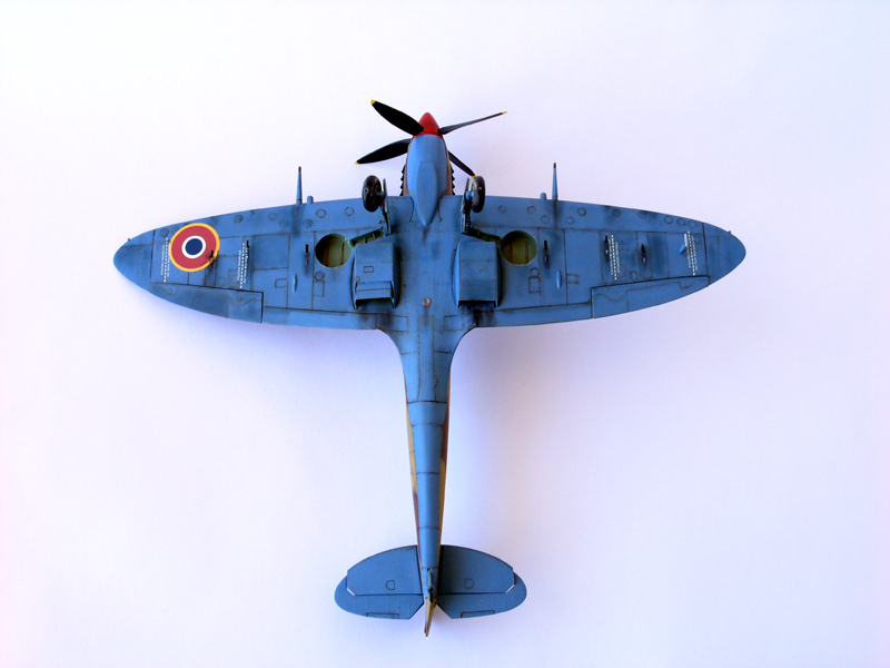 Spitfire Français Mk IX GC II/7 "Nice" - Corse 1943 - [ICM]  12090308151211241910279758