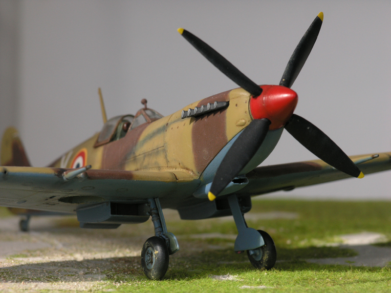 Spitfire Français Mk IX GC II/7 "Nice" - Corse 1943 - [ICM]  12090310362411241910280351