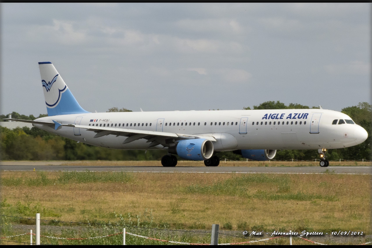Spotting du 10/09/2012 : Airbus A321-200 (F-HCAI) Aigle Azur 12091011110515267110305106