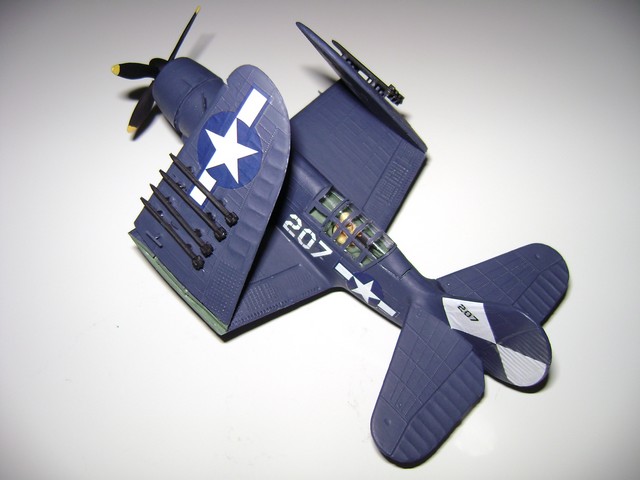 Airfix 1/72 Curtiss Helldiver (02031) 12091409424812725110316326