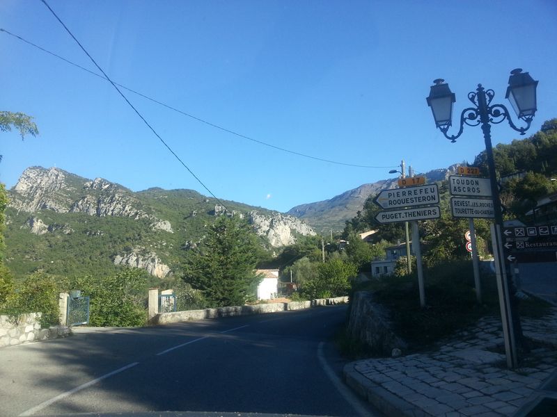 Le village de Roquestéron 1209171253132739410327667