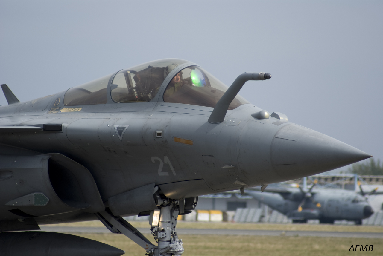 Rennes Airshow 2012 - Page 27 12092812011113453710370133