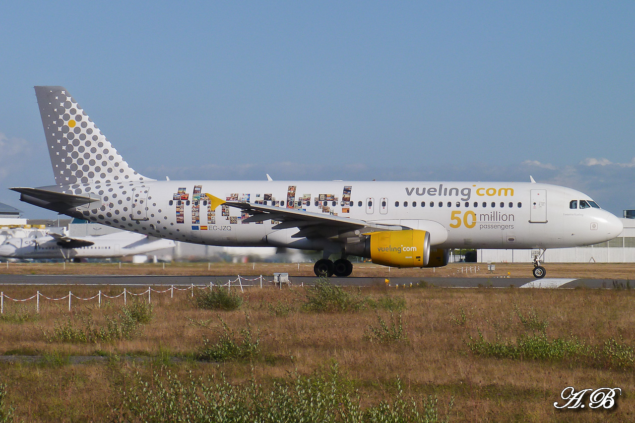 [27/09/2012] Airbus A320 (EC-JZQ) Vueling: ¡Gracias! 50 Million Passengers 12100701302515267110405176
