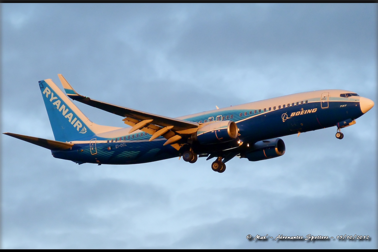 [15/10/2012] Boeing 737-800 (EI-DCL) Ryanair : Dreamliner livery 12101509461815267110439078