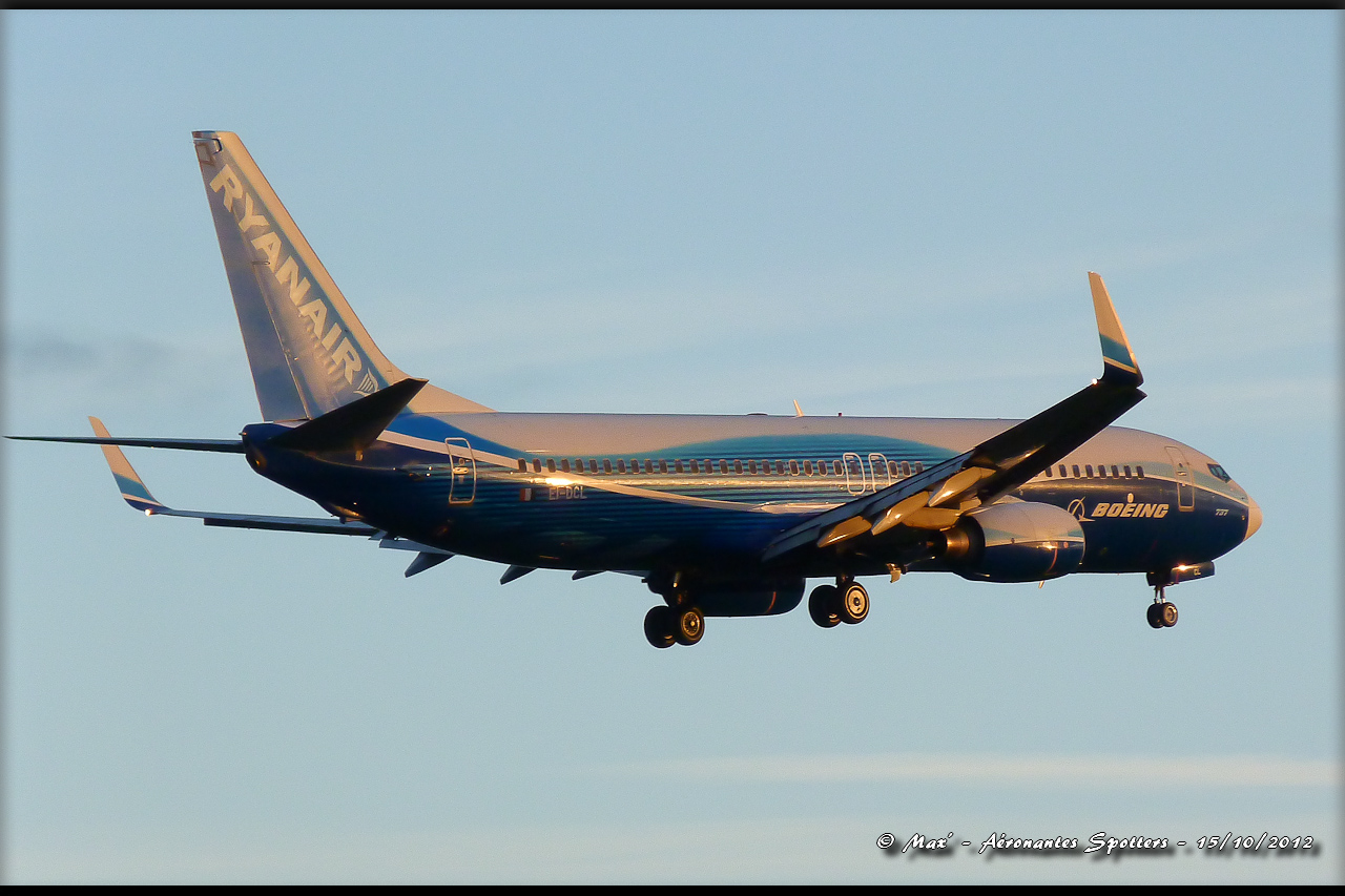 [15/10/2012] Boeing 737-8AS Ryanair (EI-DCL) Dreamliner livery 12101509461815267110439080