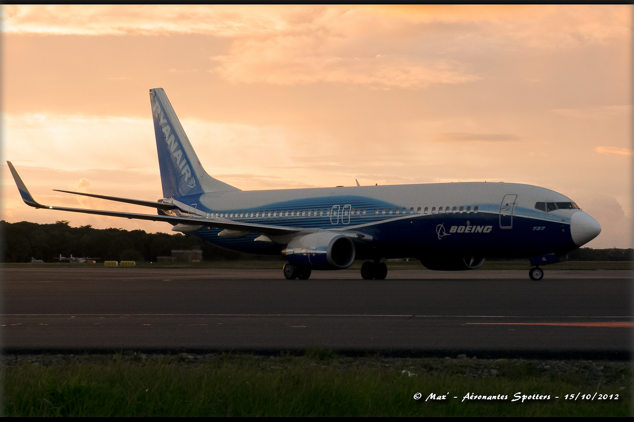 [15/10/2012] Boeing 737-8AS Ryanair (EI-DCL) Dreamliner livery 12101509461815267110439081
