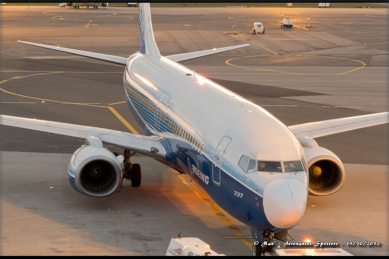 [15/10/2012] Boeing 737-800 (EI-DCL) Ryanair : Dreamliner livery 12101509461915267110439082